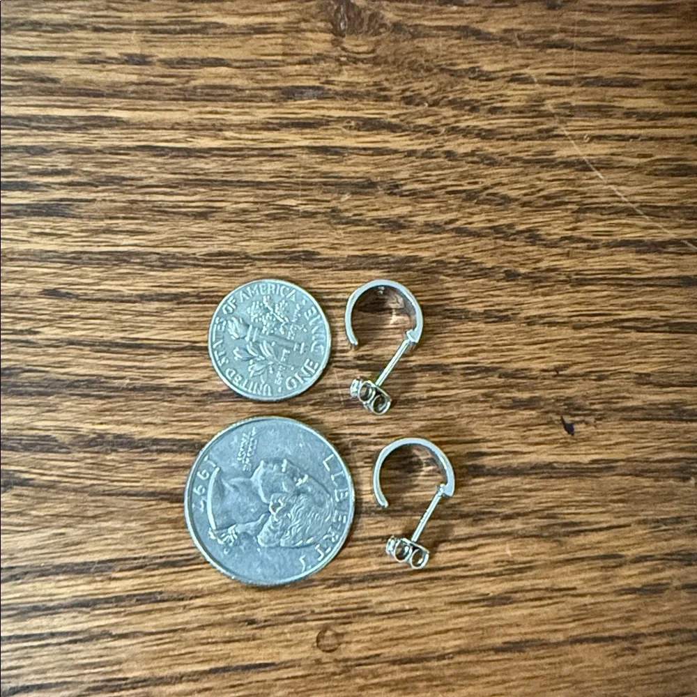 Mejuri Silver Boyfriend Mini Hoops - Picture 6 of 7